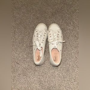 Women’s Size 6 Keds Leather Star Cut Out Lace Up Sneakers